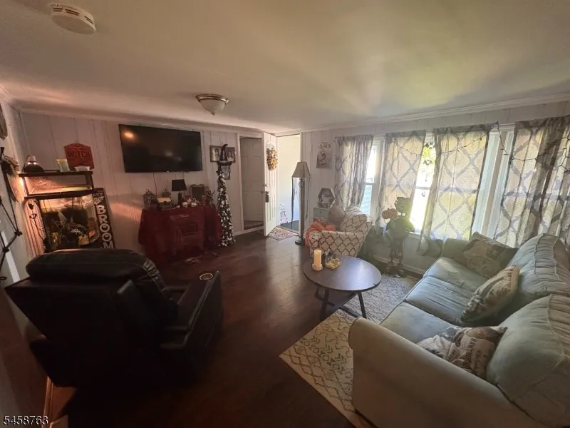 65 Upper Lake Dr Wantage, NJ 07461