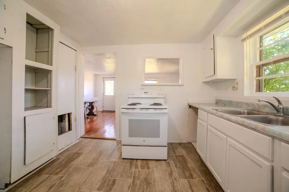 1541 Reeder Avenue Benton Harbor, MI 49022