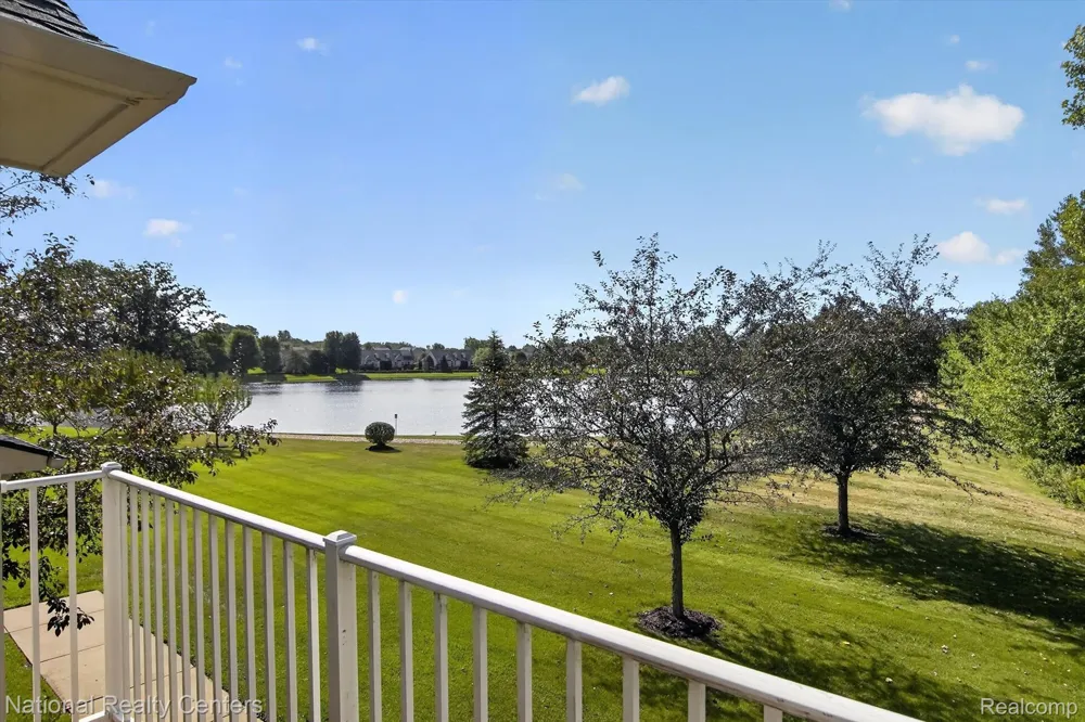 28190 Oakmonte Circle E Lyon Charter Township, MI 48165