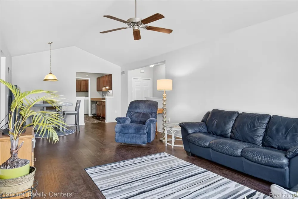28190 Oakmonte Circle E Lyon Charter Township, MI 48165