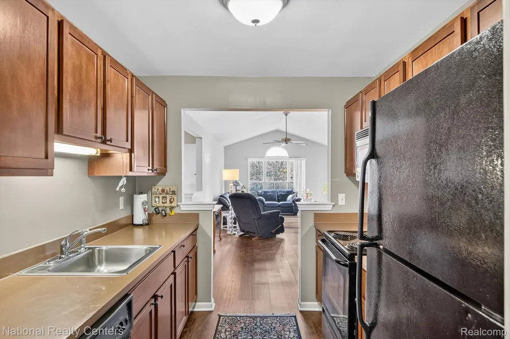 28190 Oakmonte Circle E Lyon Charter Township, MI 48165
