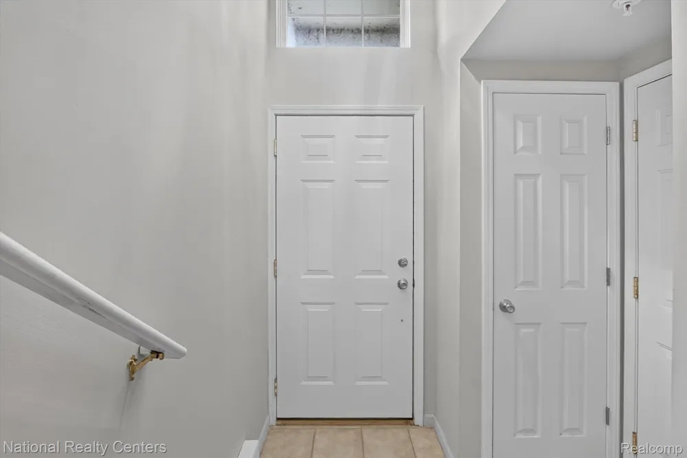 28190 Oakmonte Circle E Lyon Charter Township, MI 48165