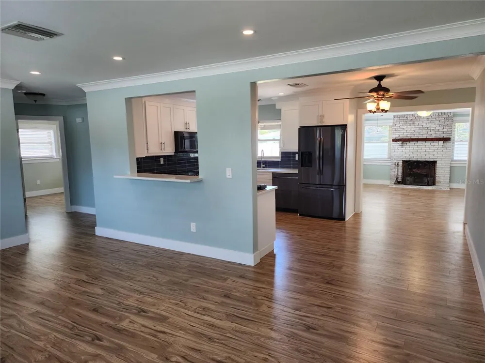 2347 EASTWOOD DRIVE Clearwater, FL 33765