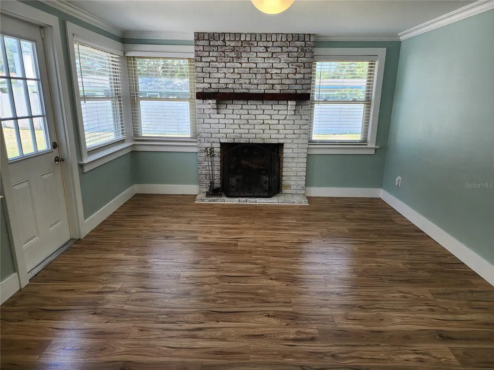 2347 EASTWOOD DRIVE Clearwater, FL 33765