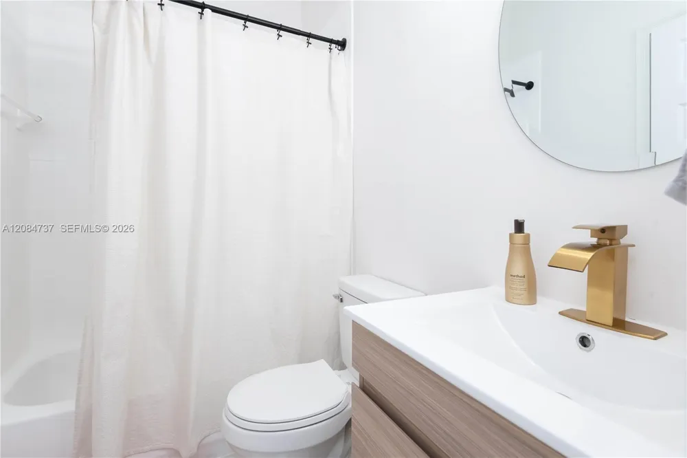 5470 NW 107th Ave #801 Doral, FL 33178