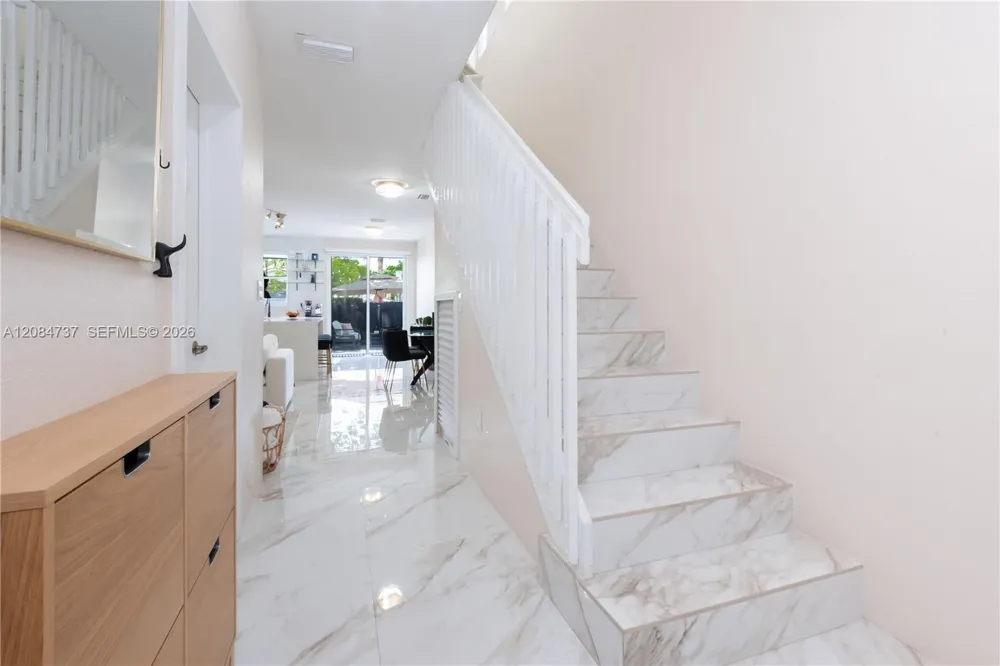5470 NW 107th Ave #801 Doral, FL 33178