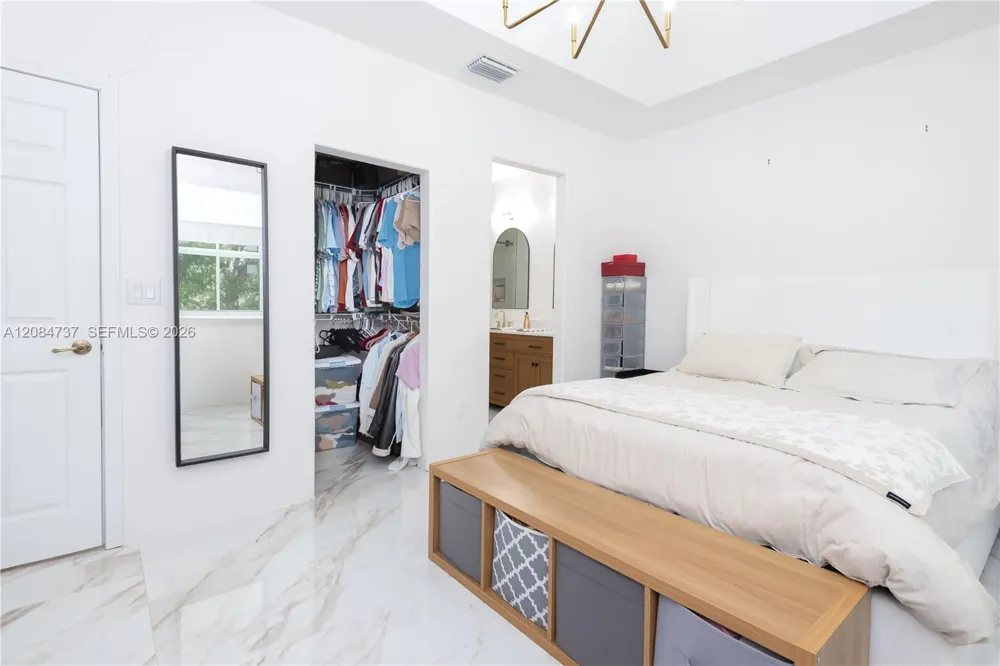5470 NW 107th Ave #801 Doral, FL 33178