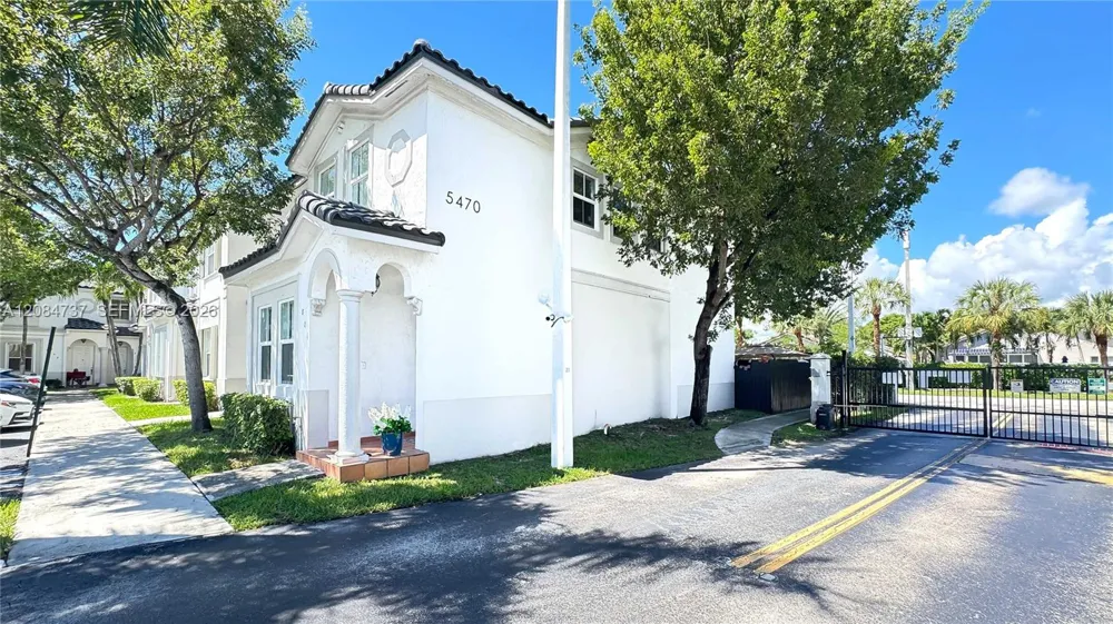 5470 NW 107th Ave #801 Doral, FL 33178