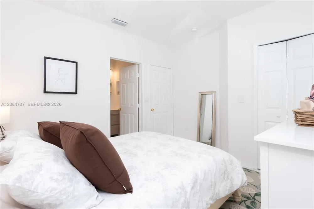 5470 NW 107th Ave #801 Doral, FL 33178