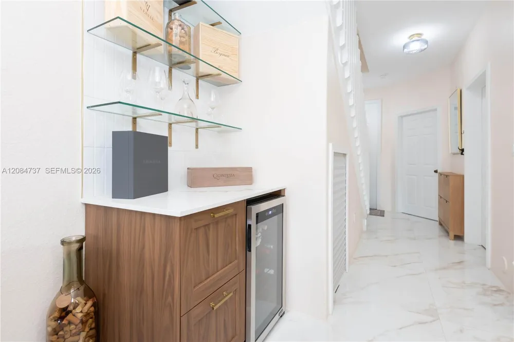 5470 NW 107th Ave #801 Doral, FL 33178