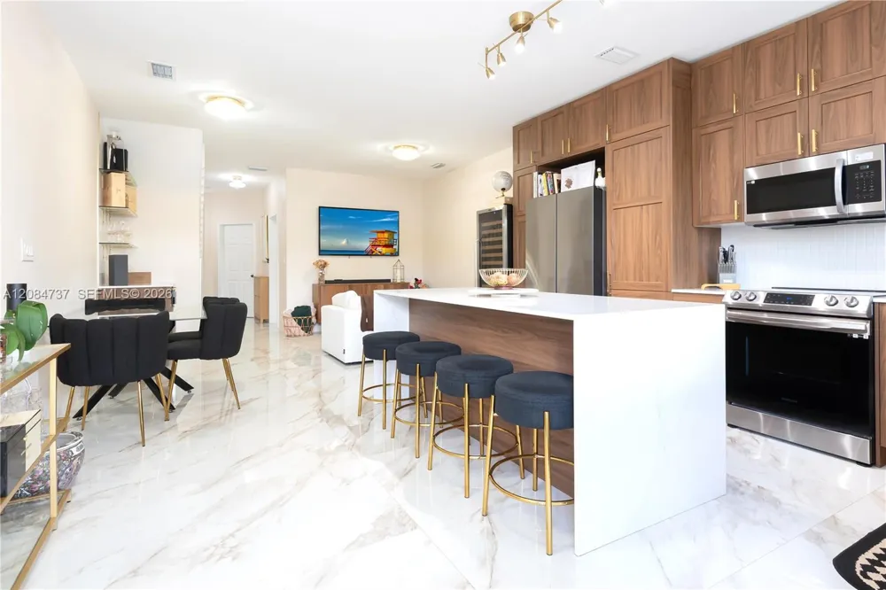 5470 NW 107th Ave #801 Doral, FL 33178