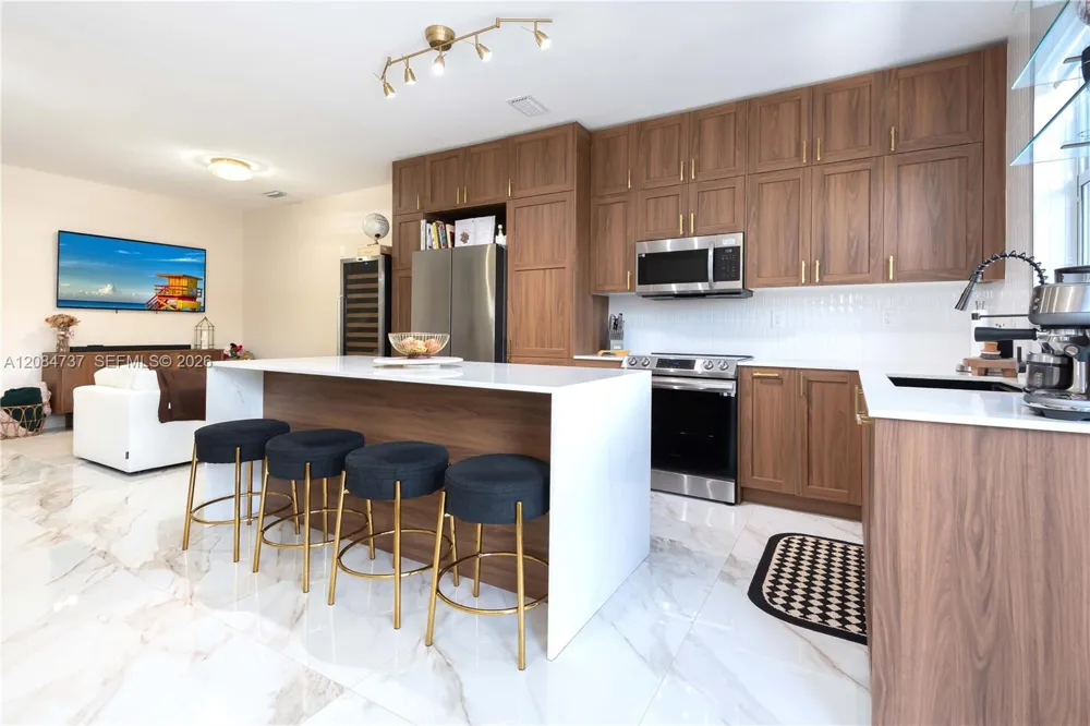 5470 NW 107th Ave #801 Doral, FL 33178