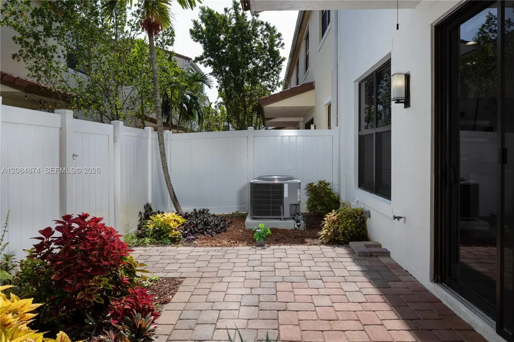 20981 NW 1st Ct #20981 Pembroke Pines, FL 33029