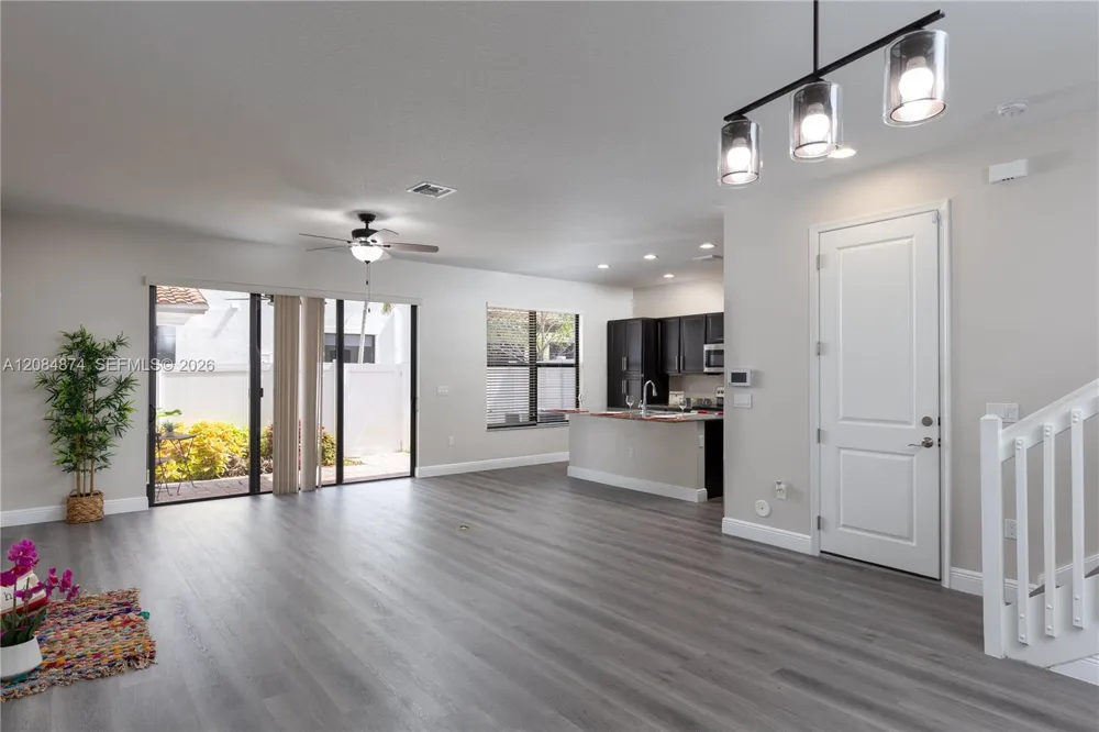 20981 NW 1st Ct #20981 Pembroke Pines, FL 33029