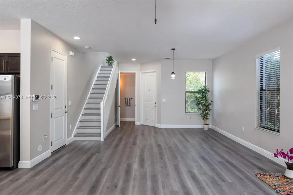 20981 NW 1st Ct #20981 Pembroke Pines, FL 33029