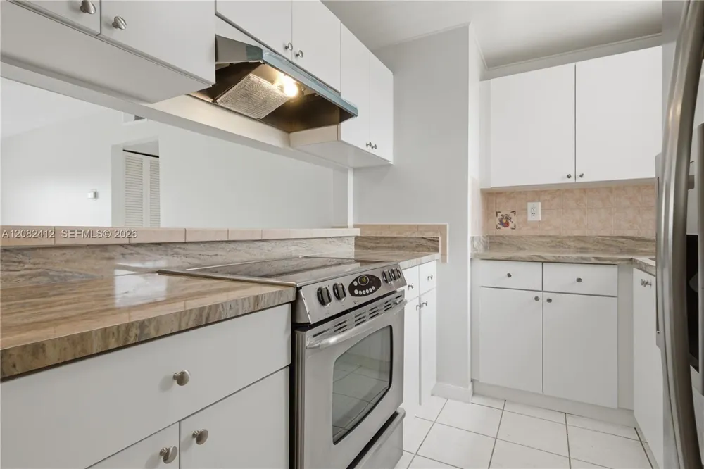 6090 W Flagler St #307 Miami, FL 33144