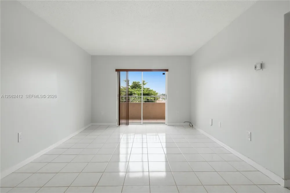 6090 W Flagler St #307 Miami, FL 33144