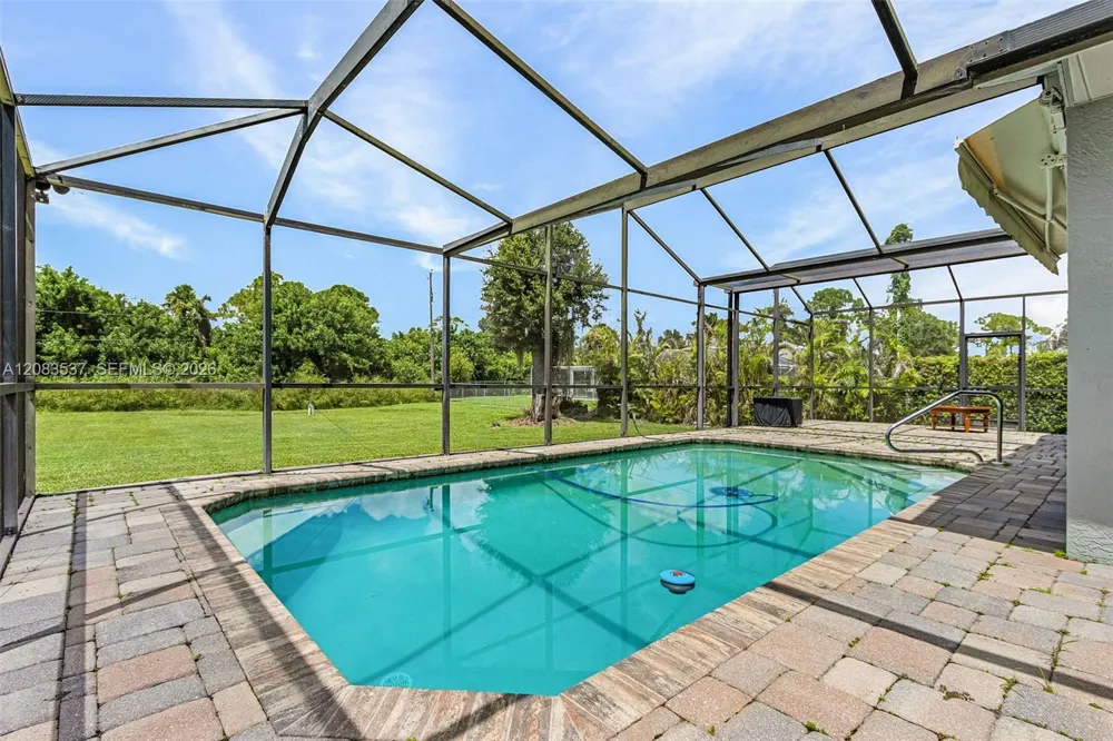 621 Roosevelt Ave Lehigh Acres, FL 33936