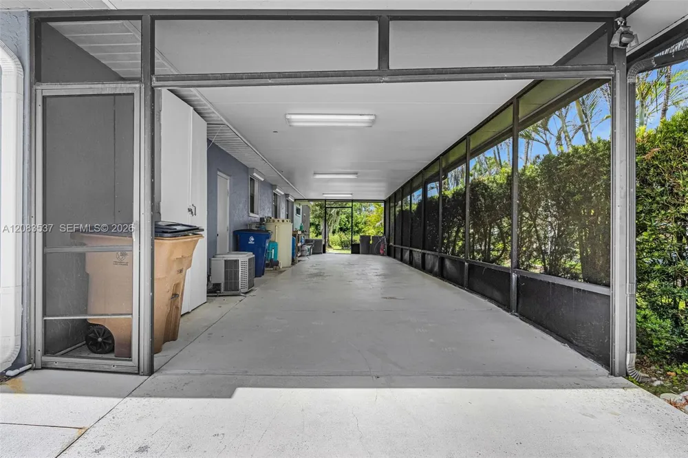621 Roosevelt Ave Lehigh Acres, FL 33936