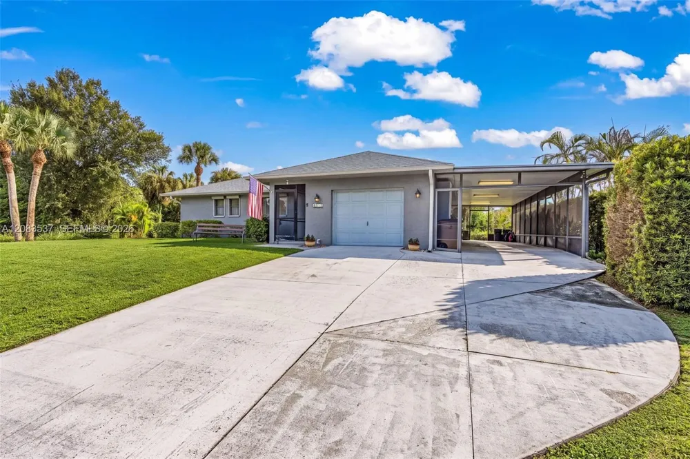 621 Roosevelt Ave Lehigh Acres, FL 33936