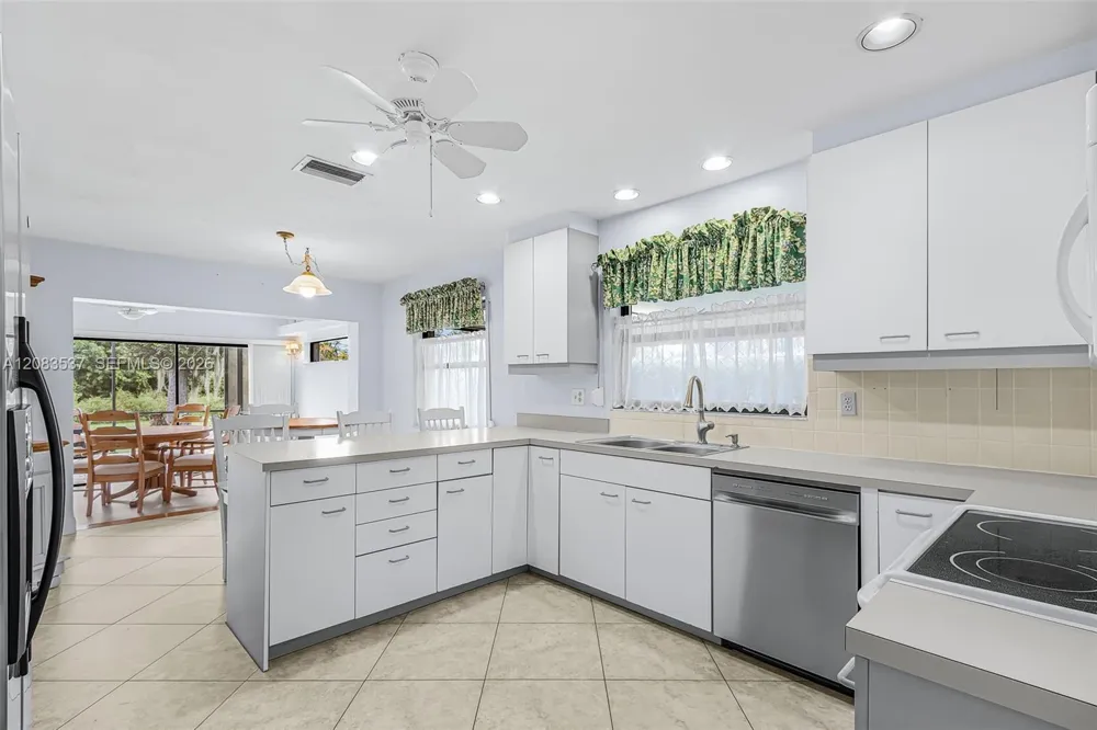 621 Roosevelt Ave Lehigh Acres, FL 33936