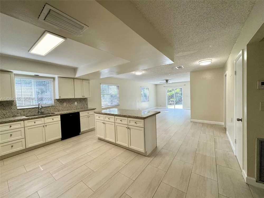 2639 Taylor St #0 Hollywood, FL 33020
