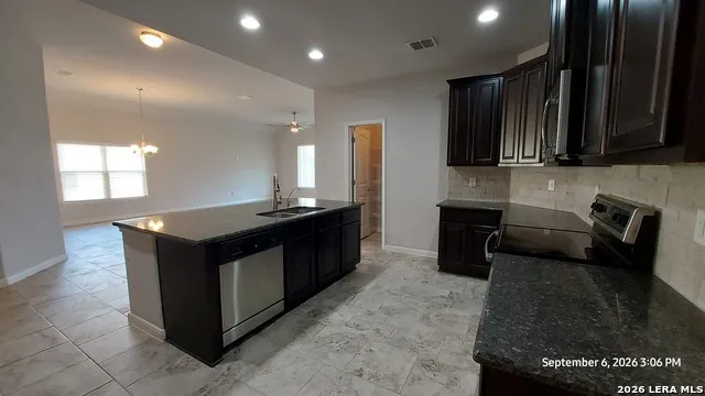 4576 SCOTS ELM Schertz, TX 78108