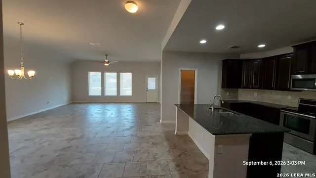 4576 SCOTS ELM Schertz, TX 78108