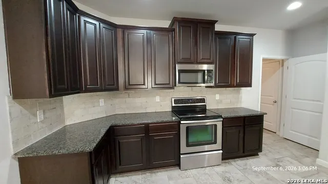 4576 SCOTS ELM Schertz, TX 78108