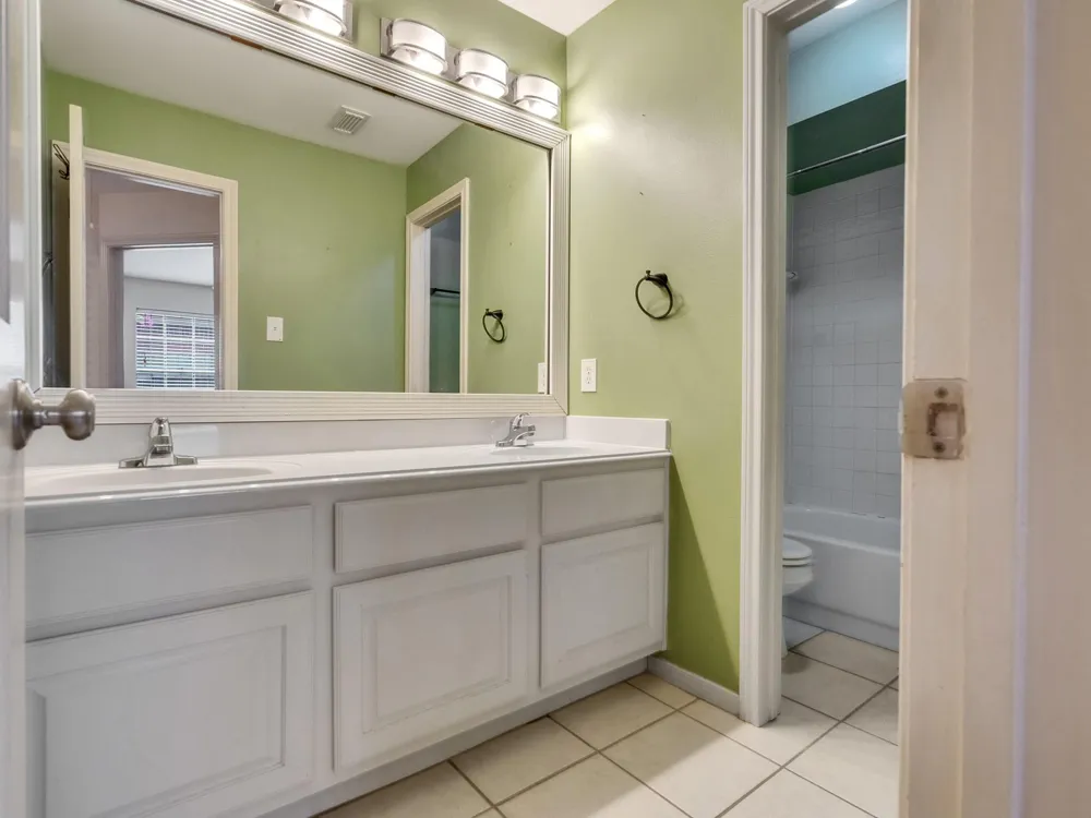 14342 Fair Knoll Way Houston, TX 77062