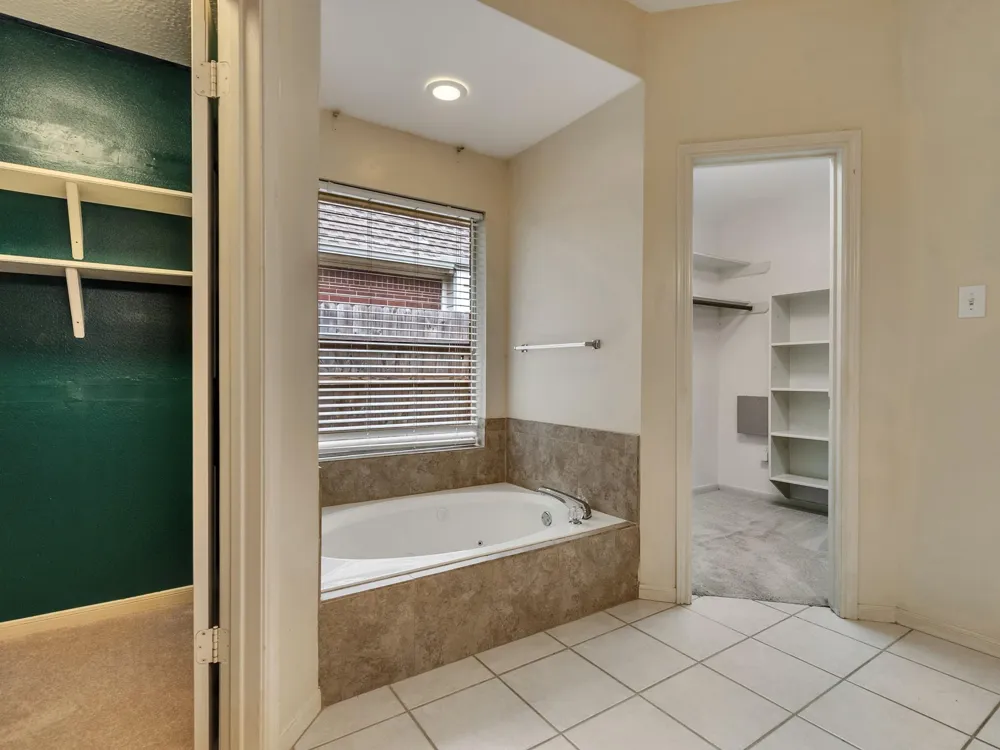 14342 Fair Knoll Way Houston, TX 77062