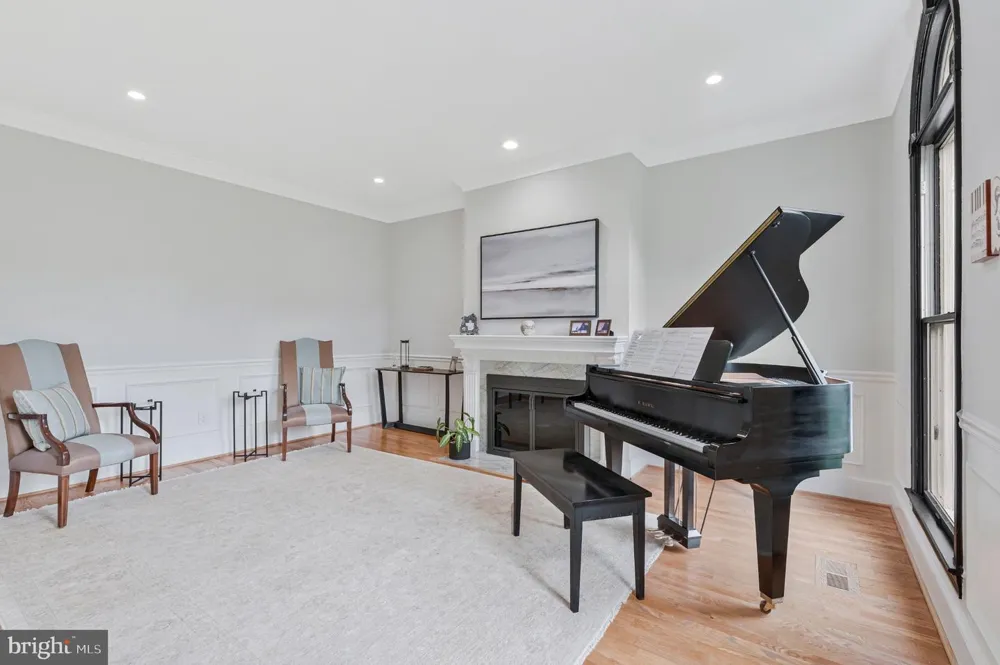 310 SPRINGVALE ROAD Great Falls, VA 22066