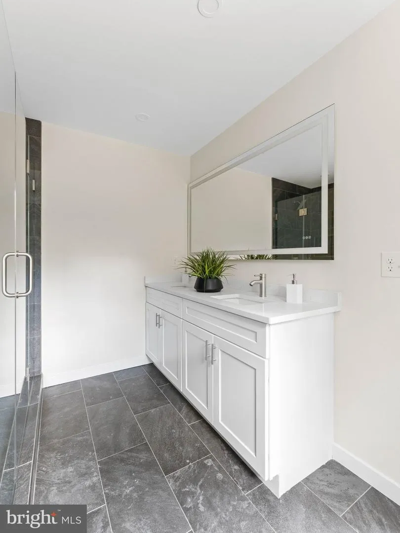 983 NEW BROOKLYN ERIAL ROAD Sicklerville, NJ 08081