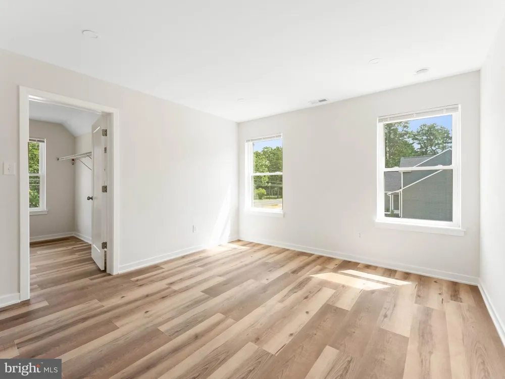 983 NEW BROOKLYN ERIAL ROAD Sicklerville, NJ 08081