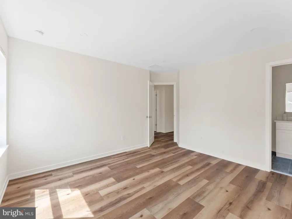 983 NEW BROOKLYN ERIAL ROAD Sicklerville, NJ 08081