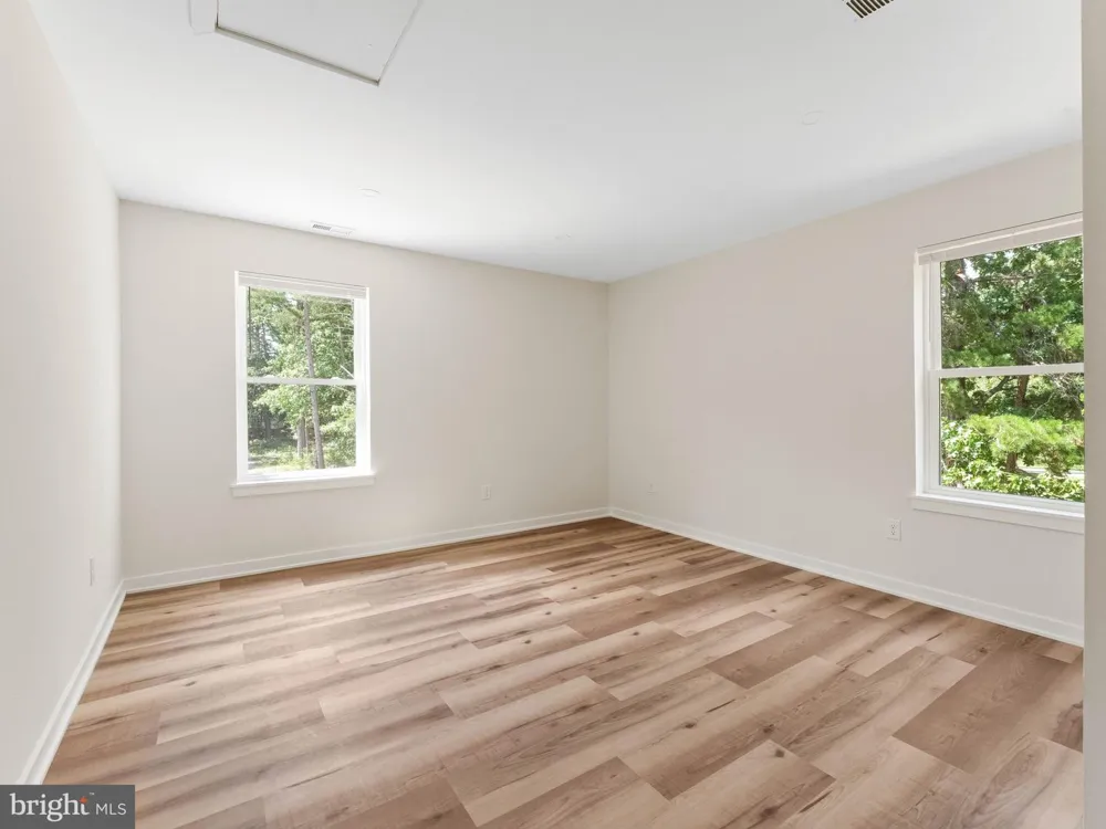 983 NEW BROOKLYN ERIAL ROAD Sicklerville, NJ 08081