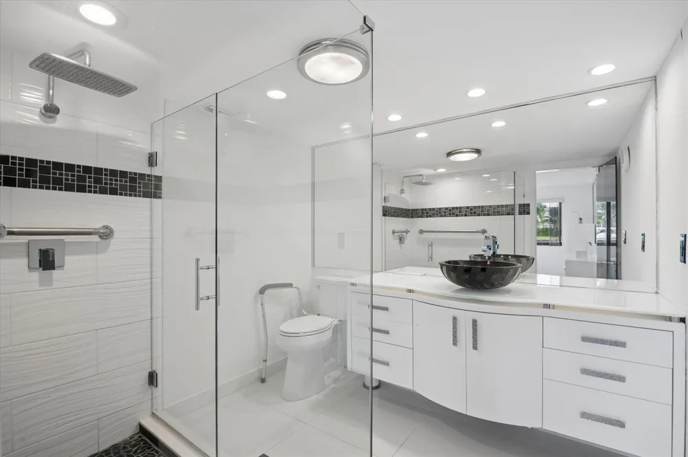 1101 S RIVERSIDE DRIVE #103 Pompano Beach, FL 33062