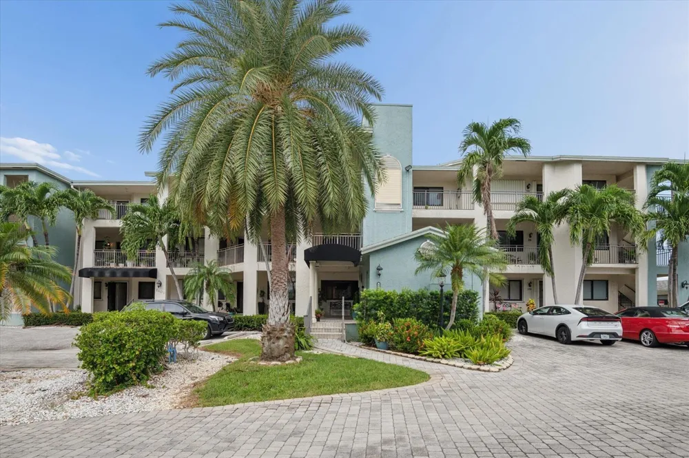 1101 S RIVERSIDE DRIVE #103 Pompano Beach, FL 33062