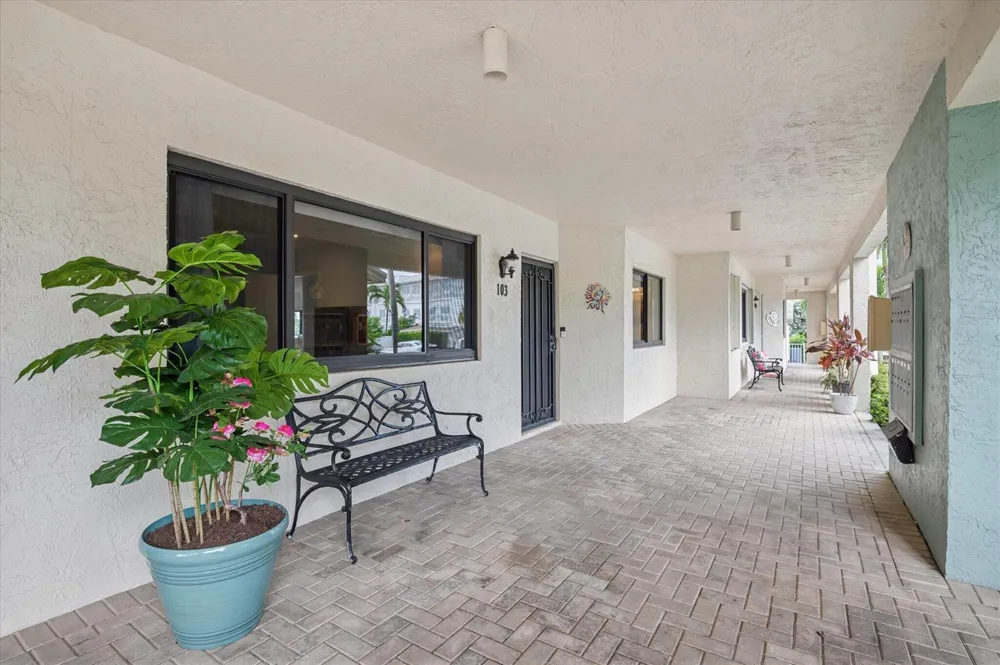 1101 S RIVERSIDE DRIVE #103 Pompano Beach, FL 33062