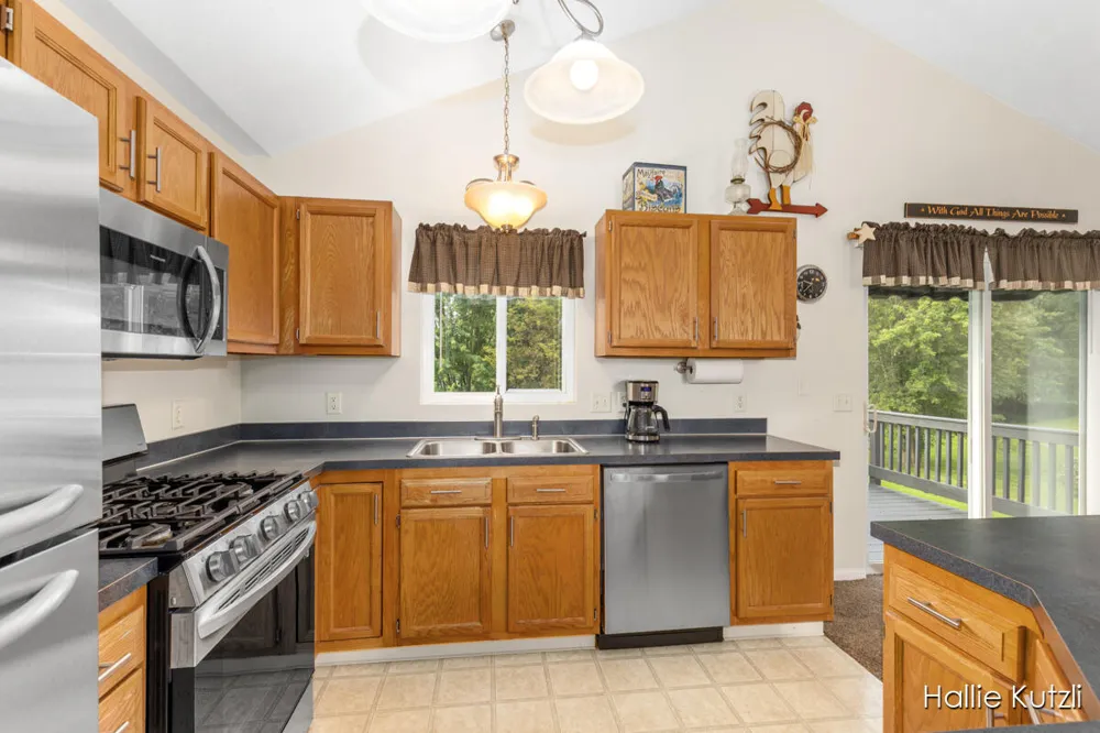 1226 S Hill Drive Sparta, MI 49345