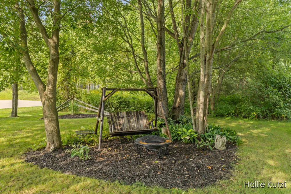 1226 S Hill Drive Sparta, MI 49345