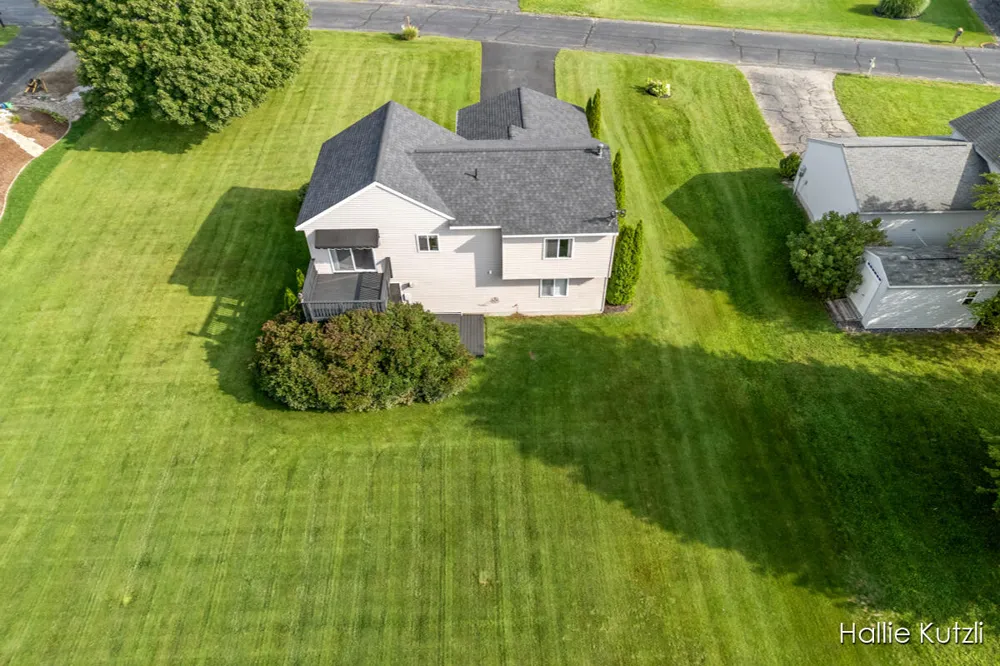 1226 S Hill Drive Sparta, MI 49345