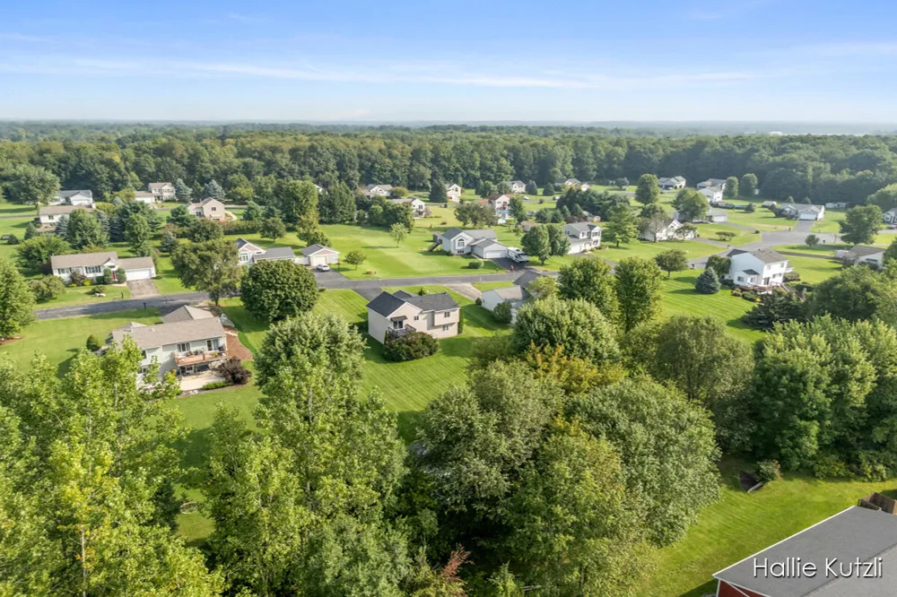 1226 S Hill Drive Sparta, MI 49345