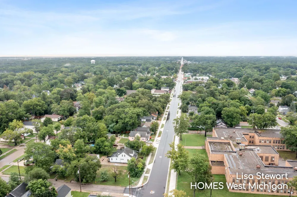 558 E Apple Avenue Muskegon, MI 49442