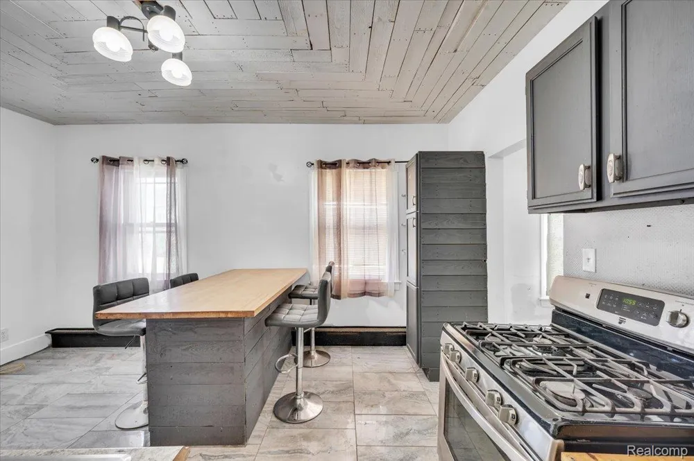 3342 11th Street Wyandotte City, MI 48192