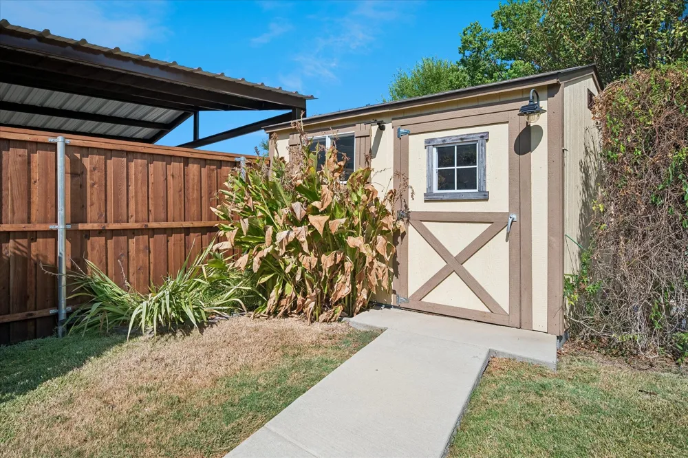 8821 Davis Street Rowlett, TX 75088