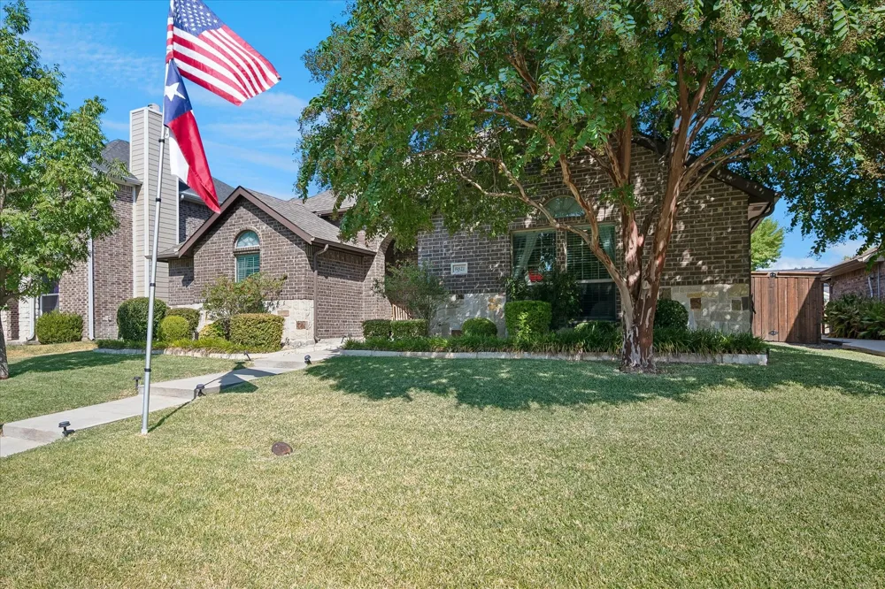 8821 Davis Street Rowlett, TX 75088