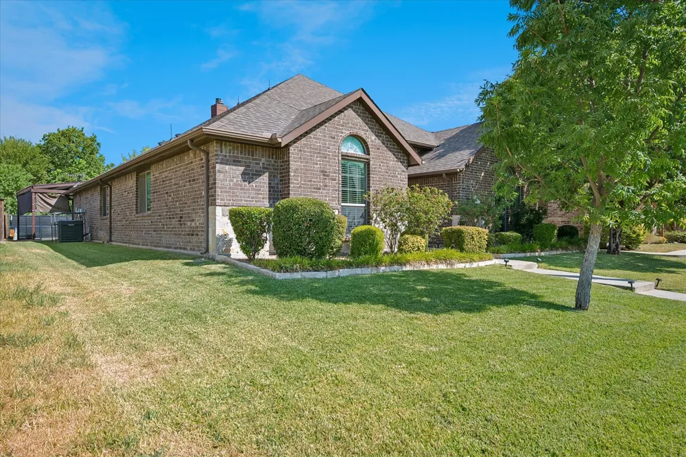 8821 Davis Street Rowlett, TX 75088