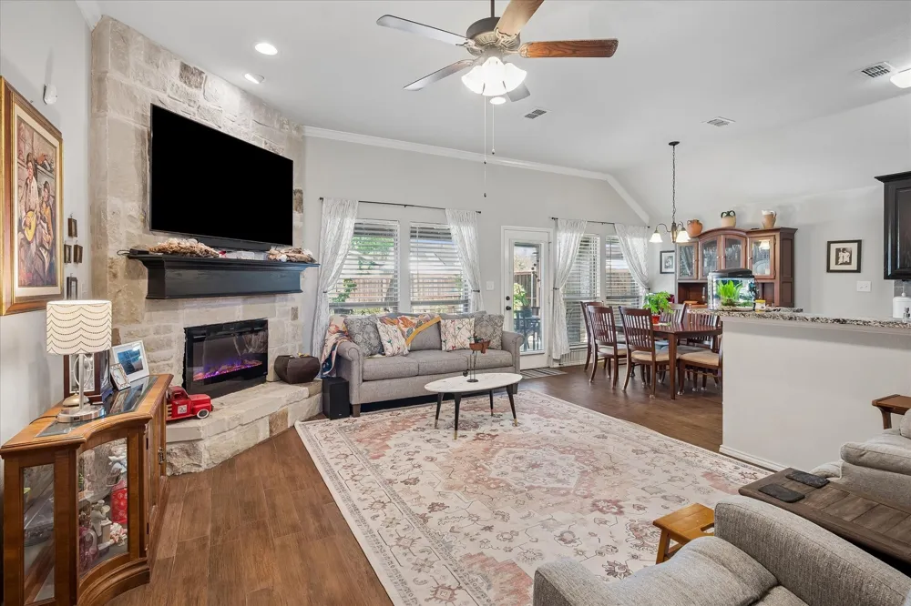 8821 Davis Street Rowlett, TX 75088