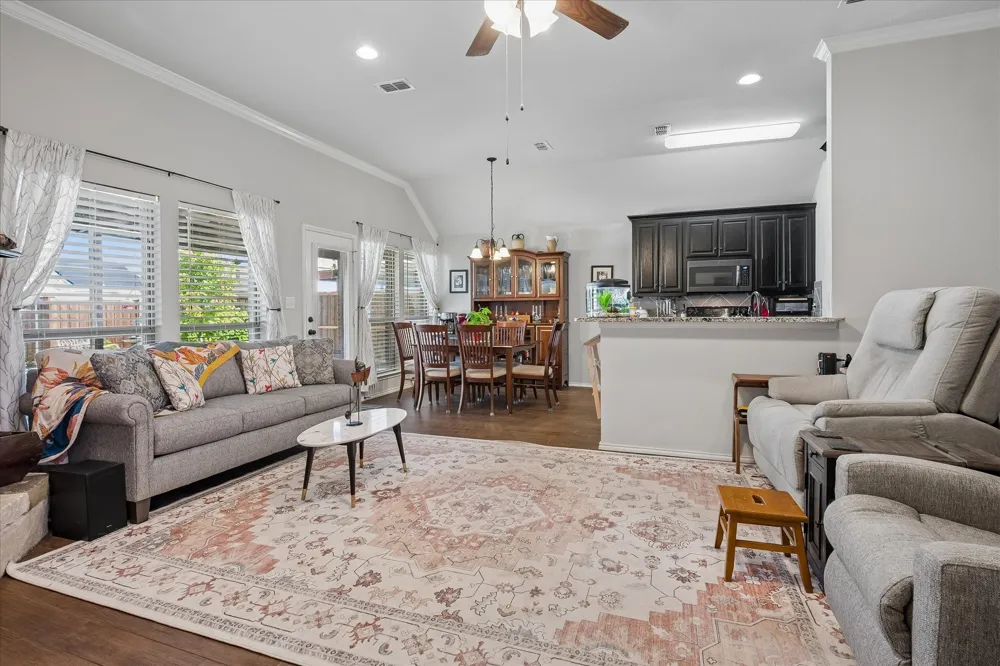 8821 Davis Street Rowlett, TX 75088